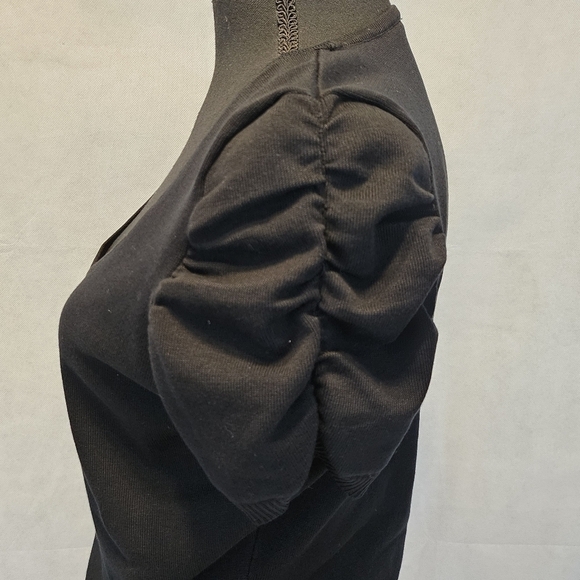 Black Soft Ruffled Sleeve Low Cut Pull Over Top Size thought to be M - Picture 6 of 6